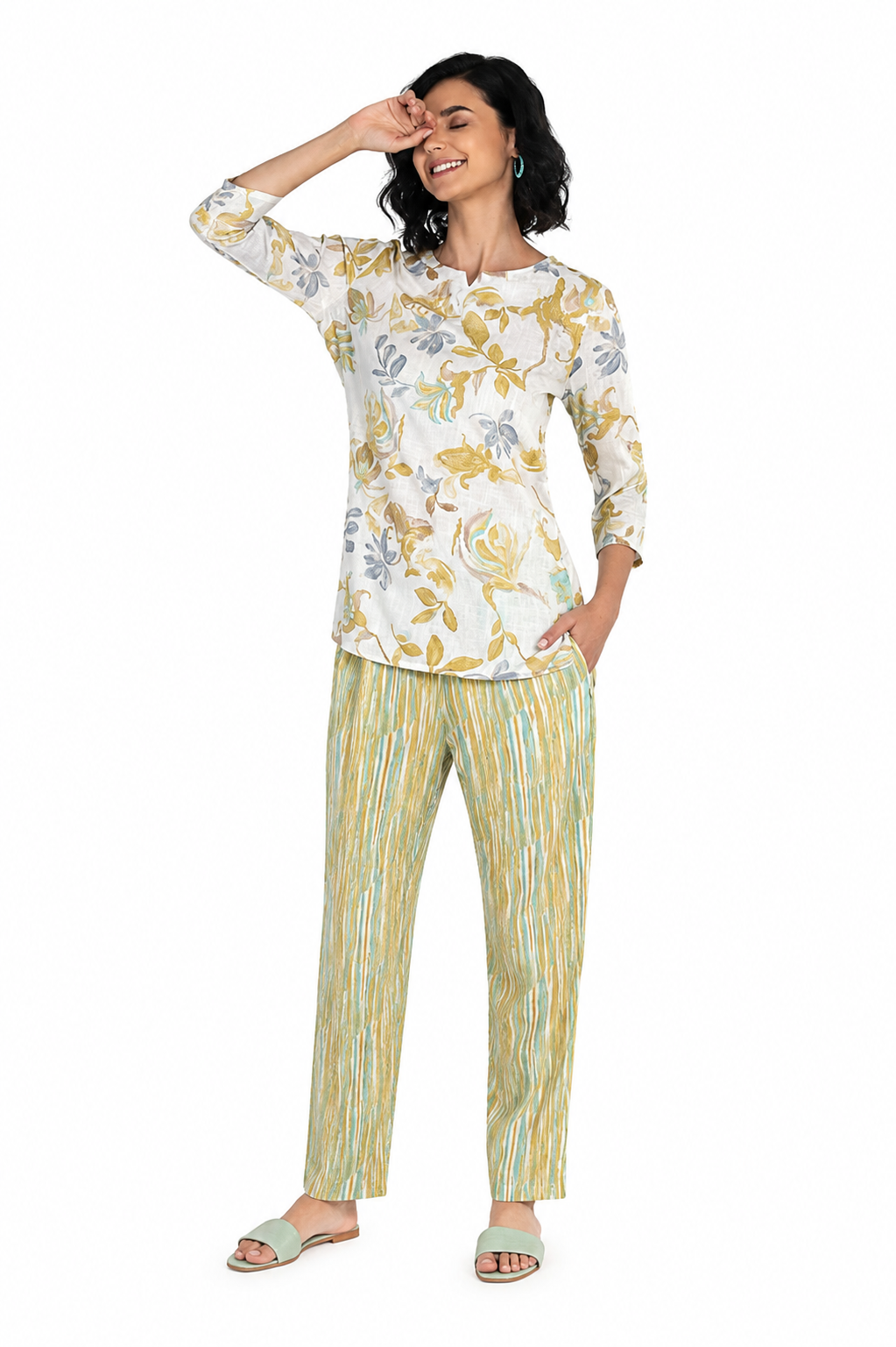 Mesmerro Golden Aqua Garden Mixed-Print Women’s Co-Ord Set with Notch-Neck 3/4 Sleeve Tunic & Straight-Fit Pants
