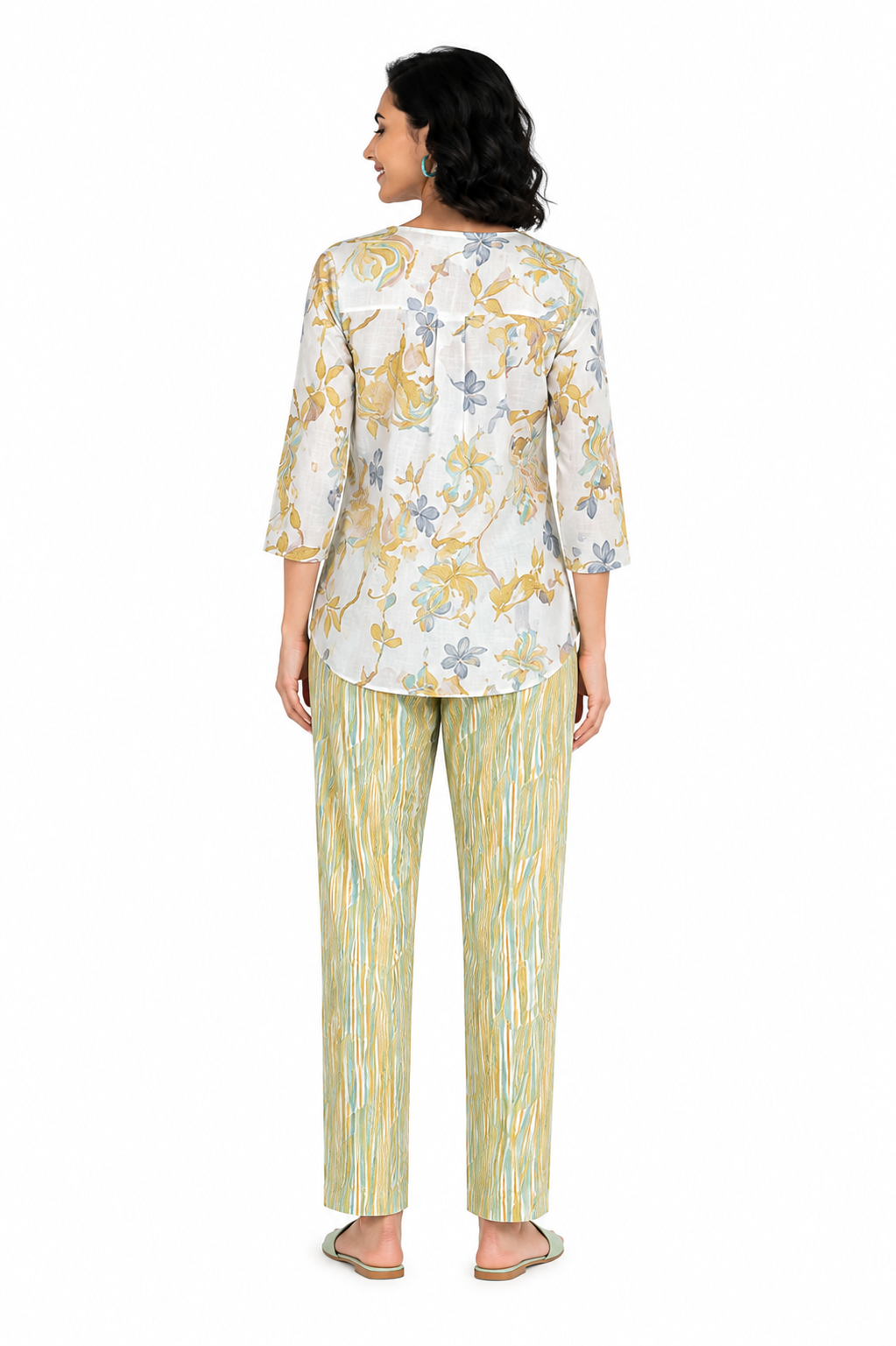 Mesmerro Golden Aqua Garden Mixed-Print Women’s Co-Ord Set with Notch-Neck 3/4 Sleeve Tunic & Straight-Fit Pants