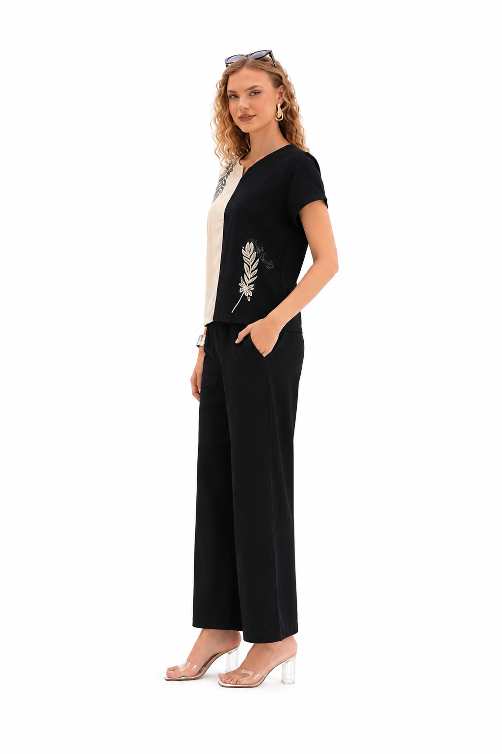 Mesmerro Monochrome Leaf Black & Ivory Women’s Co-Ord Set with Notch-Neck Short-Sleeve Top & Wide-Leg Pants