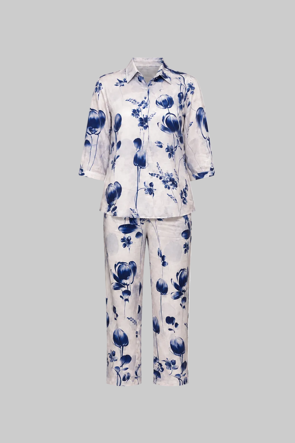 Mesmerro Porcelain Blue Tulip Floral Printed Women’s Co-Ord Set with Collared 3/4 Sleeve Top & Straight-Fit Pants