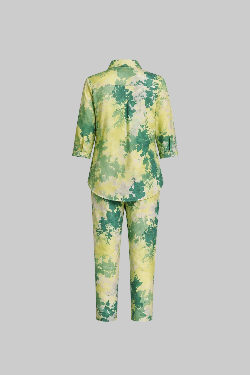 Mesmerro Meadow Mist Green Floral Printed Women’s Co-Ord Set with Collared 3/4 Sleeve Top & Straight-Fit Pants