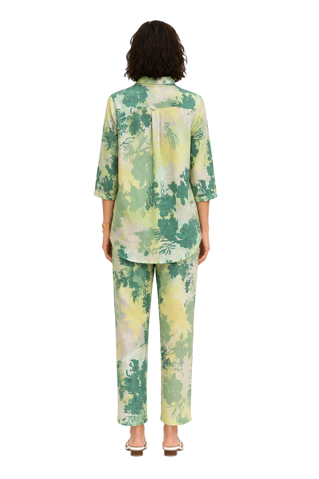 Mesmerro Meadow Mist Green Floral Printed Women’s Co-Ord Set with Collared 3/4 Sleeve Top & Straight-Fit Pants